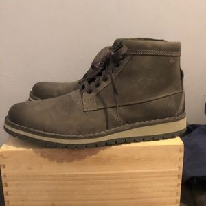 Clarks Men's gray leather Varby high Top Ankle Boots chukka shoes- 10.5 M NWT